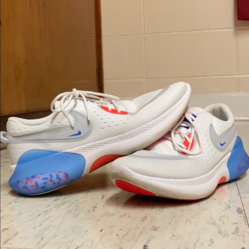 White Nike joyride shoes
